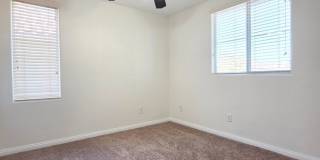 Spacious 4 Bed Home with Loft & 3-Car Garage Gallery 25