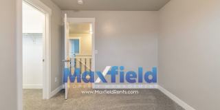 LEASE SPECIAL - 3BD, 2.5 BA, 2GA Draper townhome with super fast fiber internet Gallery 7