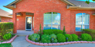 Beautiful Home With Lake View - 3 Bed + 2 Bath Beautiful Home With Lake View - 3 Bed + 2 Bath Gallery 4