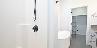 1495 Oxbow Gallery 48