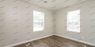1821 North Page Avenue Gallery 8