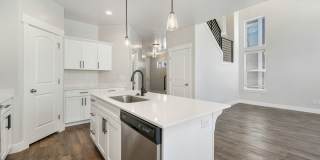 Bright End-Unit Townhome in Lehi | 3 Bed | 2.5 Bath | 2-Car Garage Gallery 1
