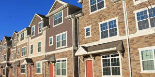 Contemporary 3BD/3.5 BA townhome available near NCSU – Furnished or Unfurnished option offered! Contemporary 3BD/3.5 BA townhome available near NCSU – Furnished or Unfurnished option offered! Gallery 1