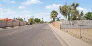 Beautifully Remodeled - Modern Duplex Gallery 32