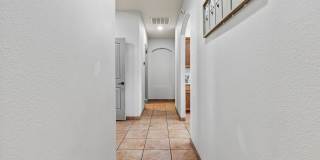 4 Bedroom Home with Solar Panels: MOVE-IN SPECIAL Gallery 4