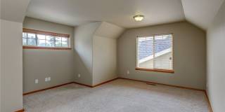 Park-Like Setting, 3+ Bedrooms, Great location - Kona Ct Gallery 17