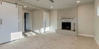 4 Bedroom, 3 Baths, includes 2 Master Suites Just 1-Mile from ASU Gallery 39