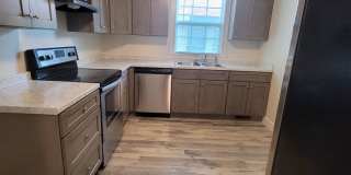 Newly renovated 4 bed 2 bath home in the heart of Downtown Wilmington . Gallery 23