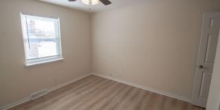 Spacious 3 bedroom duplex with 2.5 baths. Gallery 25