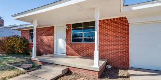 Three bed/one bath home backs up to Chisholm Trail Park Gallery 1