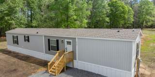 Peaceful 3 Bedroom Rental Home on 1 Acre – Lawn Care Included Gallery 1