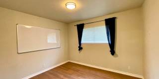 Renovated 2 Bedroom Duplex with Garage Near Airport and North Star Mall Gallery 13