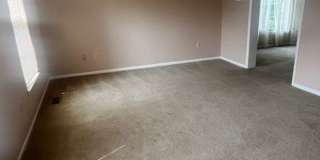 Spacious and Spectacular! 4 Bedroom home on gorgeous lot. Gallery 20