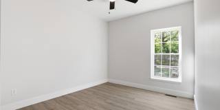 4623 Rookwood Avenue Gallery 24