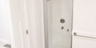 Lower 2 Bedroom Duplex Great Location! Gallery 16