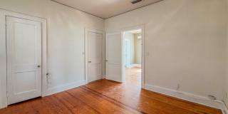 1031 INWOOD Terrace Gallery 13