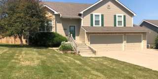 4 Bed, 3 Bath with Fenced Backyard!! Gallery 22