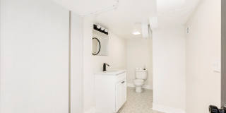 4849 West Hutchinson Street - 1 Gallery 16