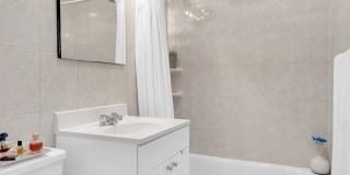 77 Lexington Avenue 4-W Gallery 4