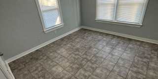 Fully Renovated 2/1 Single Family House Available for Immediate Rent! Gallery 1