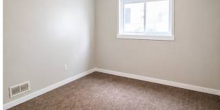 ***South Side Duplex Apartment For Rent * Pet Friendly * Walk to E. Carson St. * Available Now * Renovated *** Gallery 10
