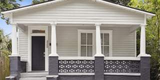 Large 3BR/2BA Near Downtown Savannah Home For Rent Gallery 1