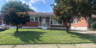 Hikes Point 3+ bedroom home with finished basement and garage Hikes Point 3+ bedroom home with finished basement and garage Gallery 1