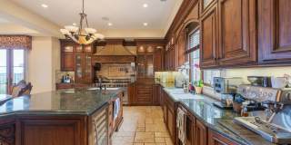 Gorgeous 5 Bedroom Home with sweeping views and pool Gallery 40