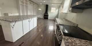 Spacious 5 bedroom 3 bathroom home Gallery 17