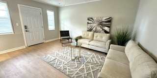 Renovated 2 Bedroom Jacksonville Heights Duplex Apartment Gallery 5