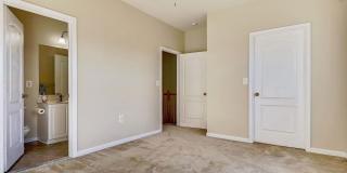 Resort-Style High View Townhome with 2-Car Garage, Private Office & Walkable Hunt Valley Location Gallery 34