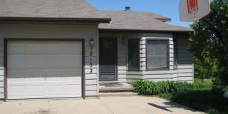 2132 Plaenview Drive in Iowa City - 4 Bedroom Duplex Gallery 1