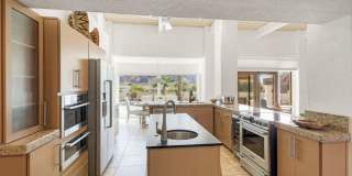 Beautiful 5 bed/4 bath + Den in Desirable Paradise Valley Gallery 12