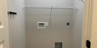 One level home with 2 Car Garage! Gallery 16