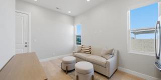 4 Bedroom Home with Gorgeous Views Gallery 10