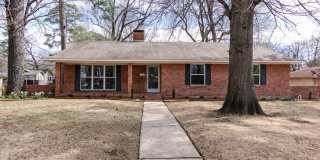 Beautifully Renovated Historic Home with a Large Backyard! Gallery 1