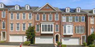 SPACIOUS ALEXANDRIA TOWNHOME | NEAR OLD TOWN & I-495 SPACIOUS ALEXANDRIA TOWNHOME | NEAR OLD TOWN & I-495 Gallery 1
