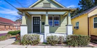 422 N Davis Hwy Gallery 1