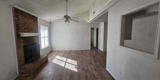 2005 S Loop 289 Gallery 1