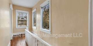 1921 Reynolds Street Gallery 35