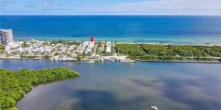 309 Oak St Gallery 49