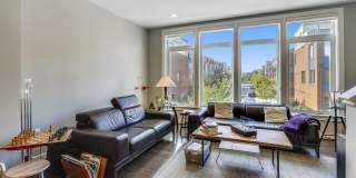 GREAT LOCATION!! Stunning 3BD/3.5BA luxury 4-level townhouse! Gallery 9