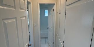 Bankers Hill One Bedroom Gallery 6