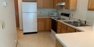 *2Bed*1.5Bath with loft in West Bloomington- Avail Sept 1 Gallery 3