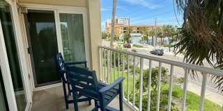Beatifully updated Beach condo FULLY FURNISHED ANNUAL RENTAL 2/2 Gallery 36