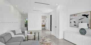 1825 NE 26th Ave Gallery 61