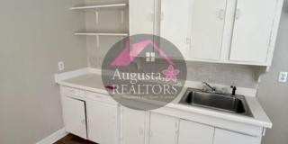 Adorable One Bedroom Duplex! Gallery 10
