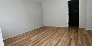 Newly Remodeled 1 Bedroom Apartment Gallery 2