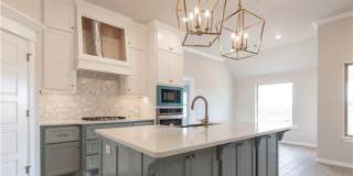 Luxury 4 Bedroom 3 Bathroom Home with bonus room & storm shelter in Deer Creek Schools- Neighborhood Pool/Park Gallery 8