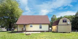 JUST REDUCED!!! Charming 3 Bedroom Home in the Heart of Clarksville - Now Available! Gallery 3